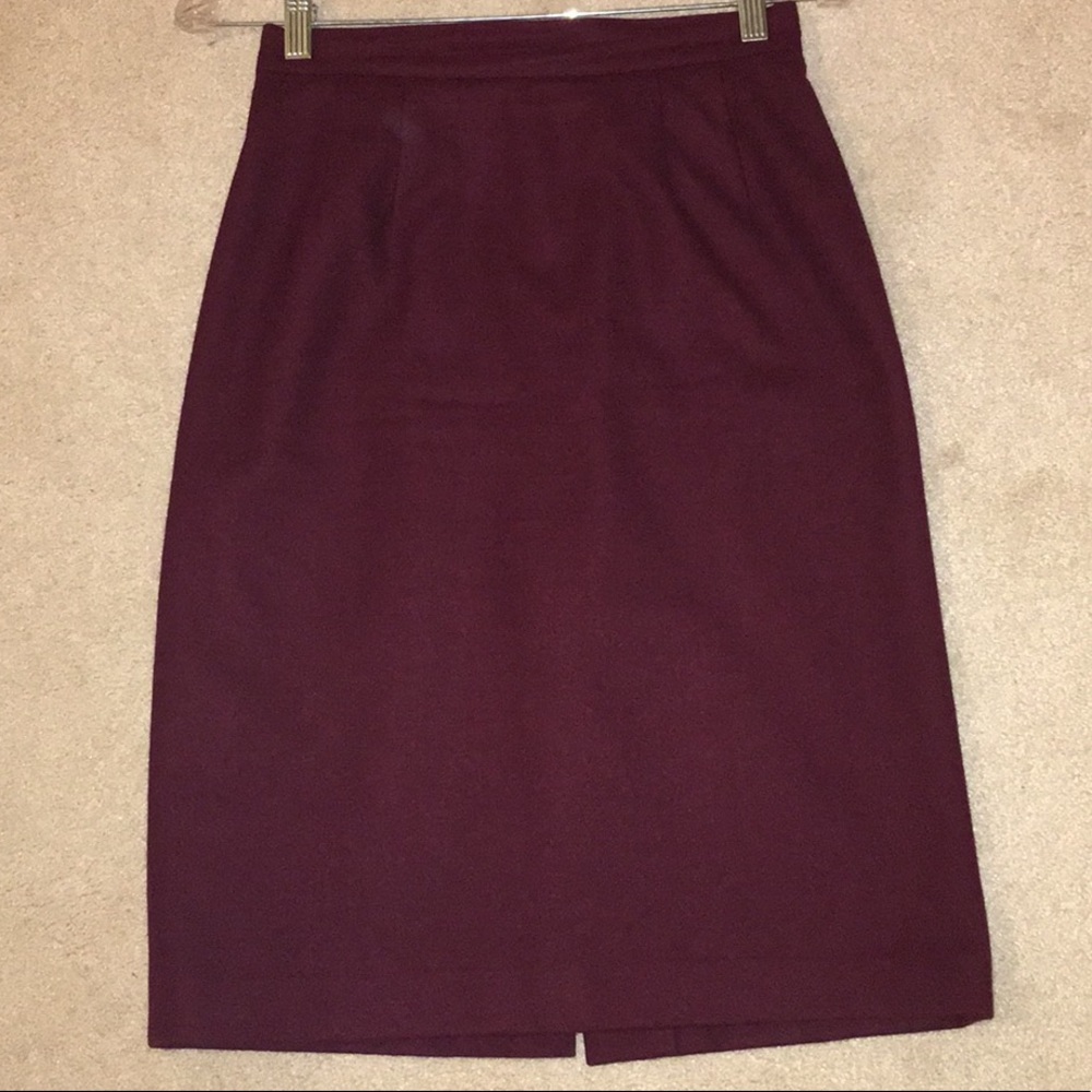 Classic purple wool pencil skirt size 4P